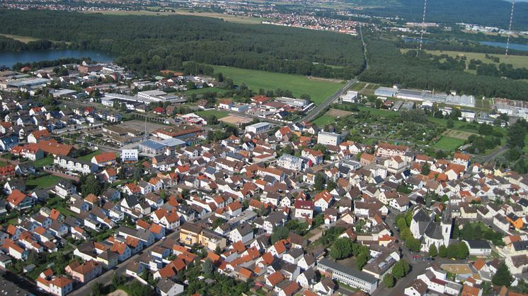 Die Mainhausener ortschaften Zellhausen (vorne) und Mainflingen (hinten) erhalten die Chance auf einen Anschluss an das Deutsche Glasfaser-Netz. Bild/Rechte: Gemeinde Mainhausen
