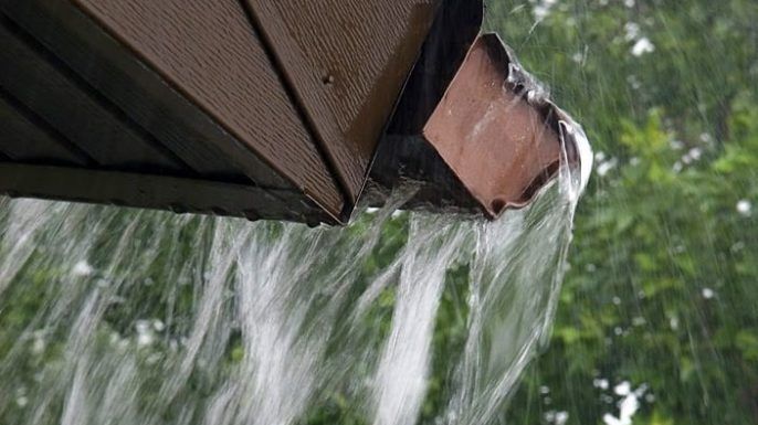 Mange danskere får vandskader på grund af mangel på vedligeholdelse af deres tagrender.