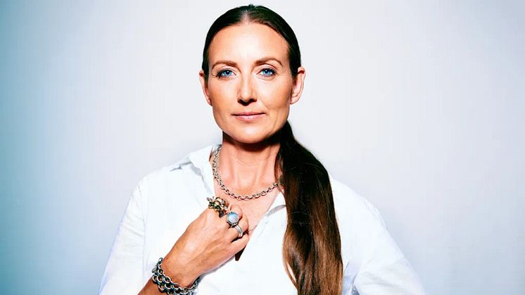 Sanna Lundell är programledare för nya serien om beroenden och vägen ut. Foto: Daniel Stigefeldt, Sveriges Radio