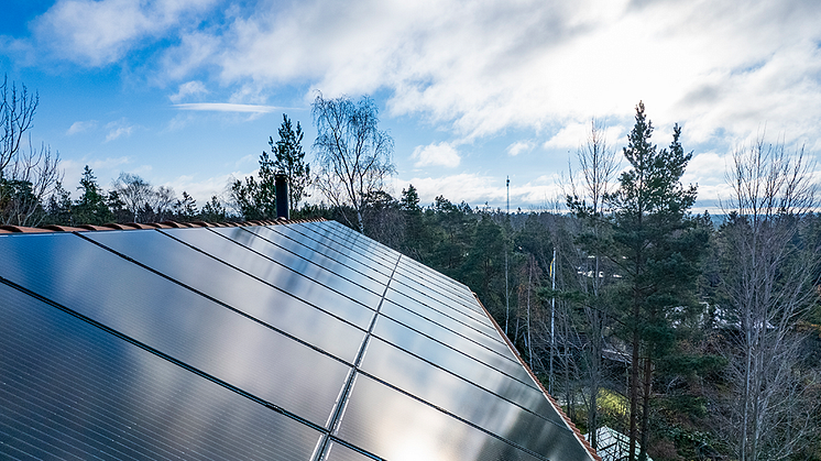 Cleantechbolaget 1KOMMA5° fortsätter, med stark tillväxt och lönsamhet, att leverera energismarta lösningar med målet att omvandla fler koldioxidneutrala hem.