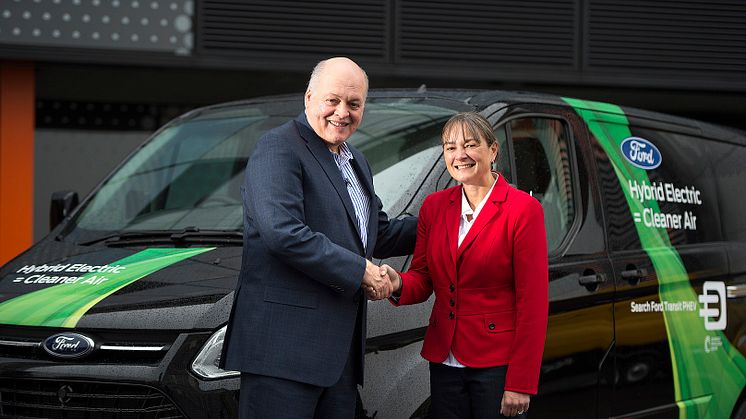 Prezident a generální ředitel Ford Motor Company Jim Hackett včera v Londýně otevřel novou Ford Smart Mobility Innovation Office  pod vedením Sarah-Jayne Williamsové 