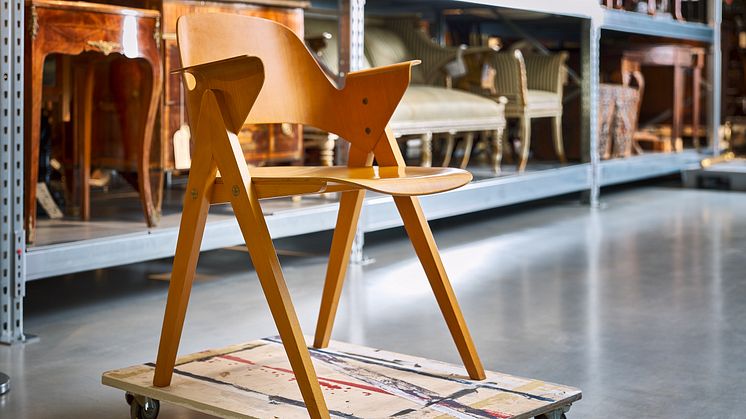NK formpressad stol design Elias Svedberg