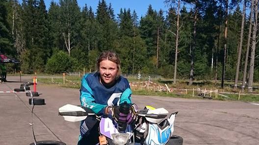 Emelie rapporterar från årets första deltävling i Enduro.