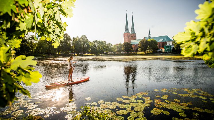 Lübeck Stand up paddling på Mühlenteich. Copyright LTM/Olaf Malzahn