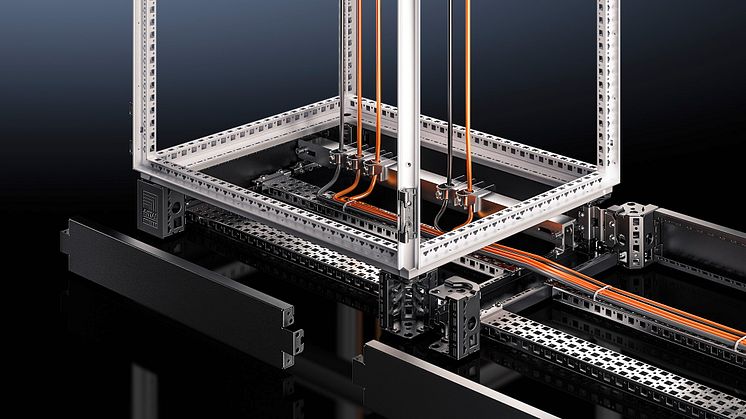 Med ett nytt sockelsystem för kapslingar och IT-rack, kan Rittal nu erbjuda en oöverträffad mängd funktioner och alternativ.