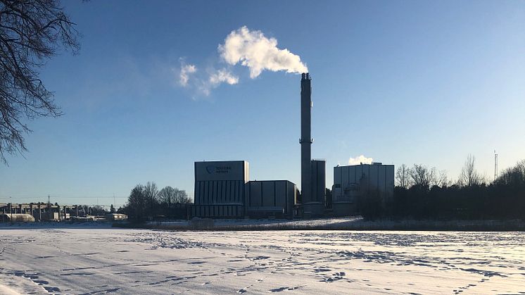 Katrineholms kraftvärmeverk – ett av många svenska värmeverk där man tidigare eldade kol, ett bättre alternativ enligt de 500 forskarna. Foto: Kjell Andersson