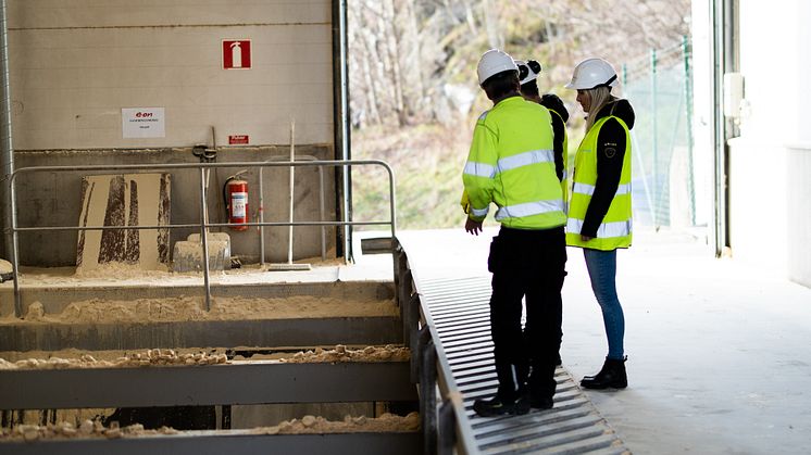 Bränsleficka vid Solör Bioenergis fjärrvärmeanläggning i Landvetter.  Foto: Finemanget