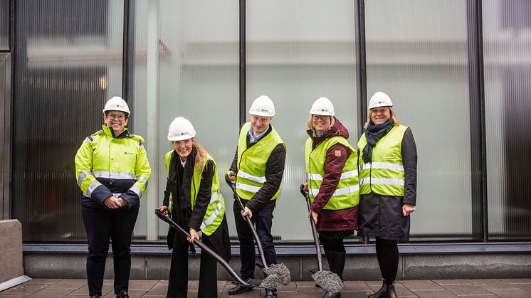 Från vänster Cecilia Hedqvist, Gasnätet Stockholm, Sofia Rundström, Centrumchef på Westfield Mall of Scandinavia, Pehr Granfalk (M), Ordförande kommunstyrelsen Solna stad, Mette Kahlin McVeigh, Tankesmedjan Fores, Renée Josefsson, Stockholm Gas. 