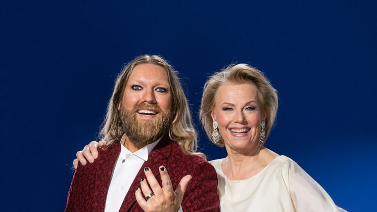 Rickard Söderberg och Arja Saijonmaa på sverigeturné med ”En Klassisk jul” -Storslagen opera möter finsk tango!
