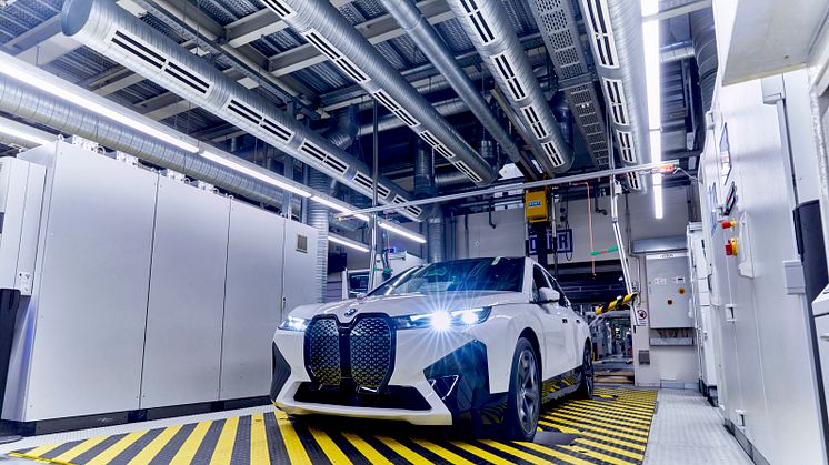 Teknologiska flaggskeppet BMW iX redo för serieproduktionen