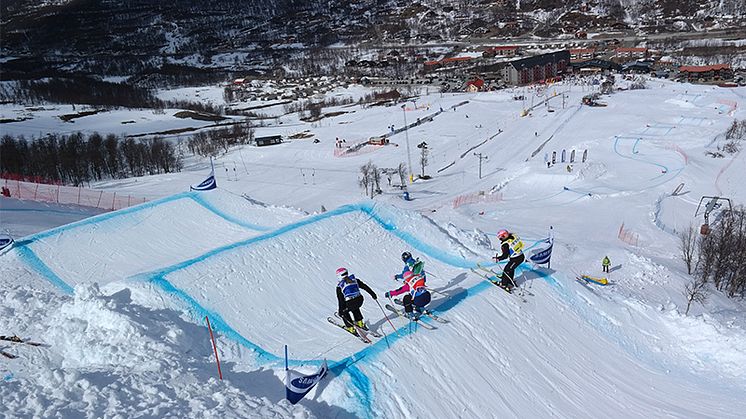 Skicrosslandslaget siktar högt i Watles