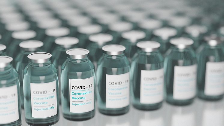 Covid-19 vaccin i ampuller