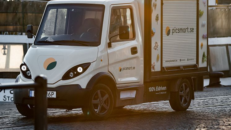 ​Inzile levererar i dag det nya eldrivna fordonet Pro4 till Picsmart som blir första e-handlaren inom dagligvaror med 100 % fossilfria fordon