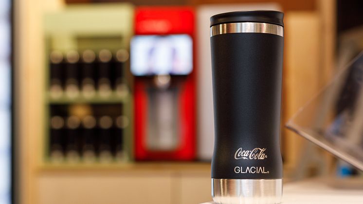 Coca-Cola i Sverige lanserar påfyllningsbart koncept med GLACIAL.JPG