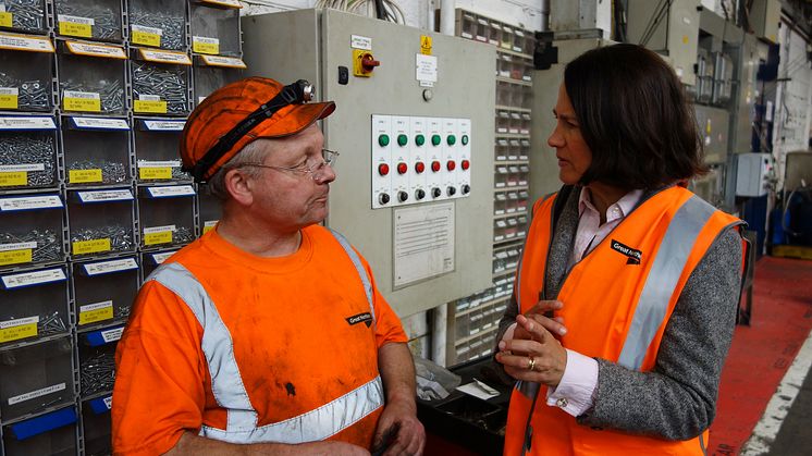 Meeting the depot engineers - Catherine West MP