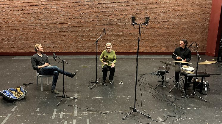 Lethe. På bilden: Johan Jutterström, Anna Lindal, Andreas Hiroui Larsson. Fotograf: Göran Stegborn