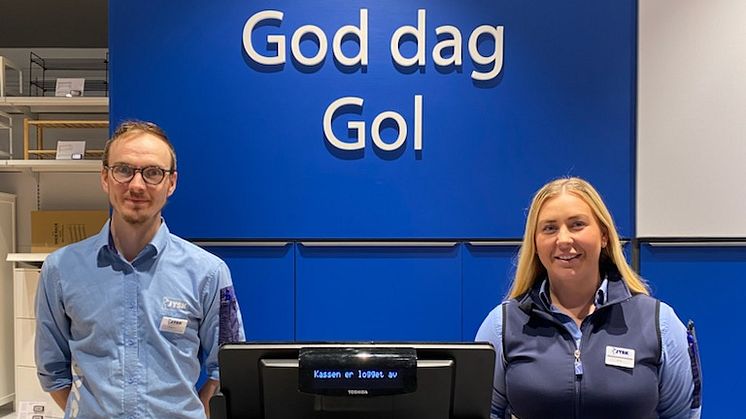 Fra venstre: Deputy Store Manager Kristoffer Kvannefoss og Store Manager Britt-June Andersen