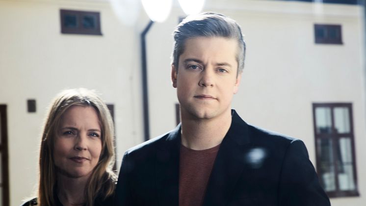 Tiina Nevala och Henrik Karlsson, författarna bakom pseudonymen Lou Berg 