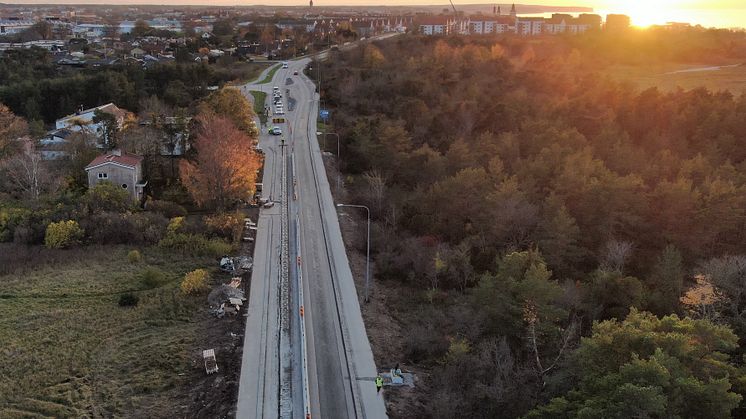 Sommaren 2021 planerar Vy Flygbussarna köra elbussen i trafik på den trådlösa elvägen mellan Visby flygplats och Visby Centrum.