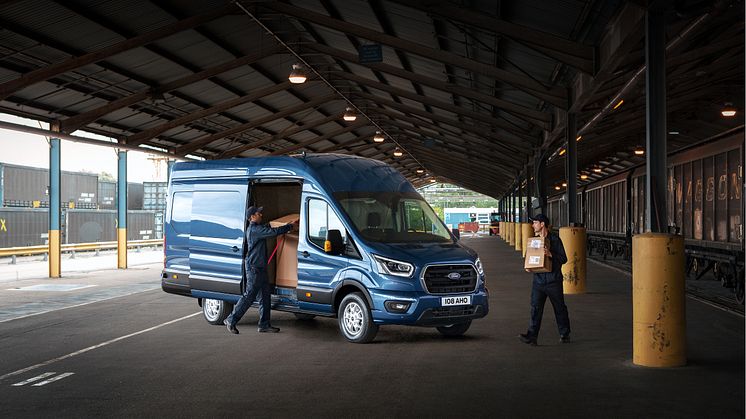 Uusi Ford Transit tehostaa yritysten tuottavuutta pienemmällä polttoaineenkulutuksella, paremmalla kantavuudella ja yhteysominaisuuksilla
