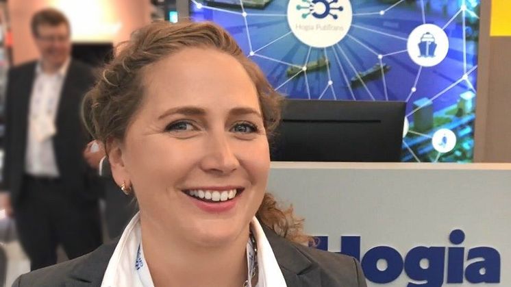 Under UITP visade Frida Christensson hur Hogias molnbaserade system för realtidsinformation kan effektivisera kollektivtrafiken. 