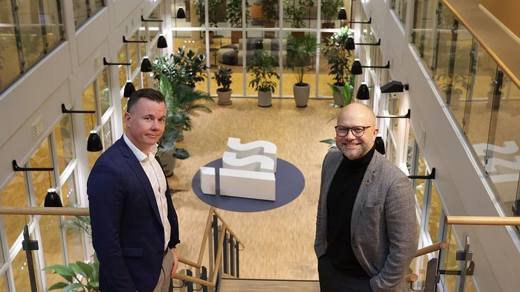Fra venstre Erik Ladegård, Head of IT Operations i ISS Facility Services og Forretningsutvikler og avtale-ansvarlig Thomas Nilsen i Canon Norge.