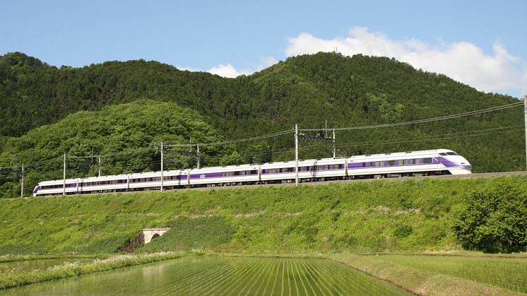Tobu Limited Express SPACIA 01