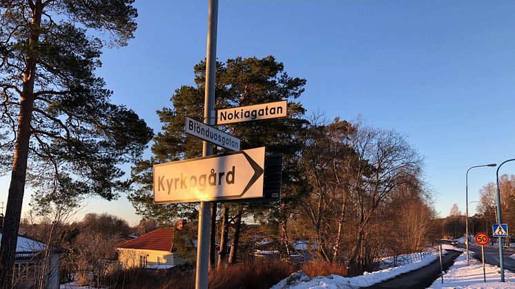 Gatskyltar med vänortsnamn Rud