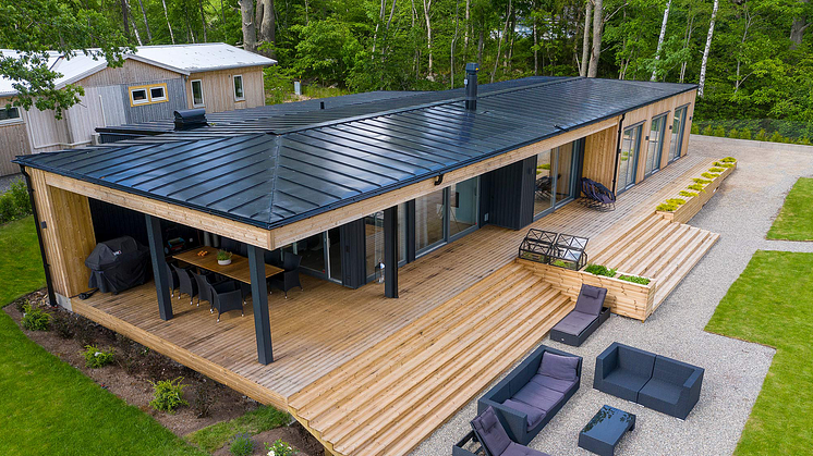 Lindab SolarRoof på arkitektritad villa i Västerås.