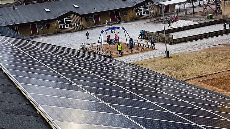 Solcellsanläggningen på Hjortsjöskolan. Foto: Vaggeryds kommun