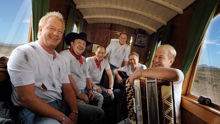 Två Guldklavar till Lasse Stefanz som Årets Dansband, och Vagabond blev Årets album. Thorleifs har gjort Årets Dansbandslåt ”Skicka mig ett vykort”.