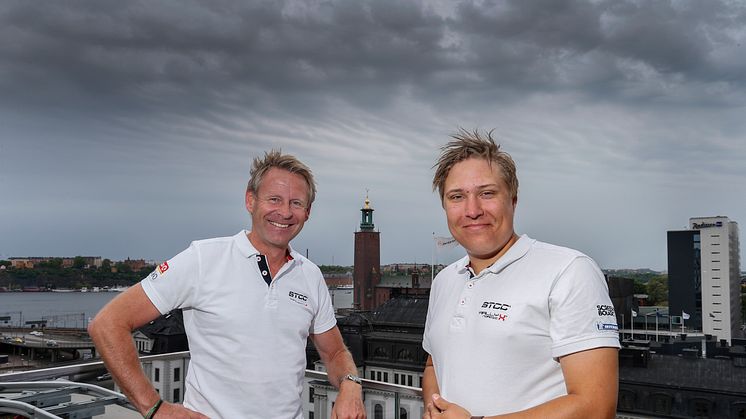 Jonas Lundin, vd STCC AB (t.v.), välkomnar Robin Nilsson som koordinator för populära rallycrossmästerskapet RallyX Nordic. 
