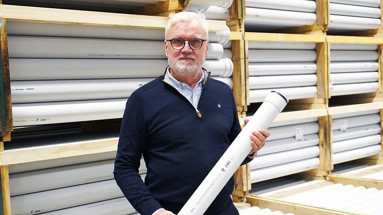 POLOPLASTs avloppsrör kompletterar TECEs produktutbud av rörsystem. Geir Herdlevær, TECEs nordiska vd, är glad över att man nu fått exklusiv rätt att distribuera produkterna i Sverige.