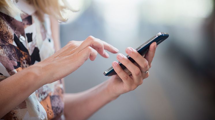 En ny undersøkelse utført av Kantar TNS på oppdrag fra Telenor viser at norske karrierekvinner først og fremst bruker mobiltelefonen til sosiale medier.