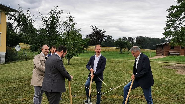 Erster Spatenstich für den Erweiterungsbau des Pflegeheimes in Neunkirchen