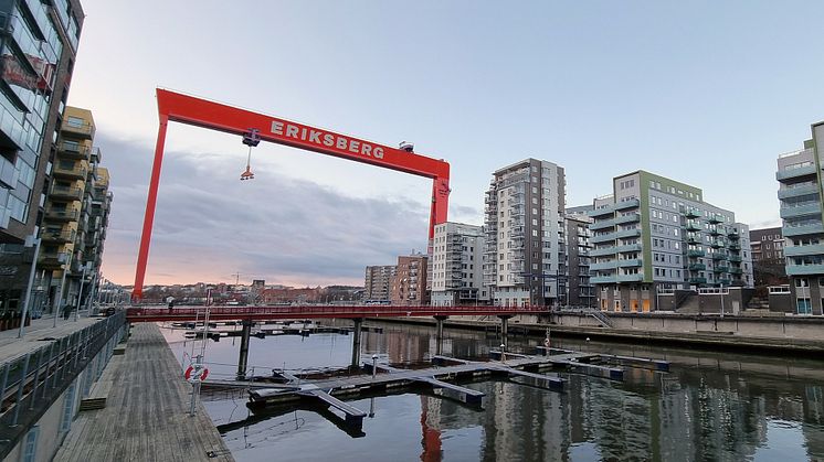 Stadsbild utanför Eriksbergs Bibliotek i närheten av Eriksbergskranen. Foto: Johan Johansson. 