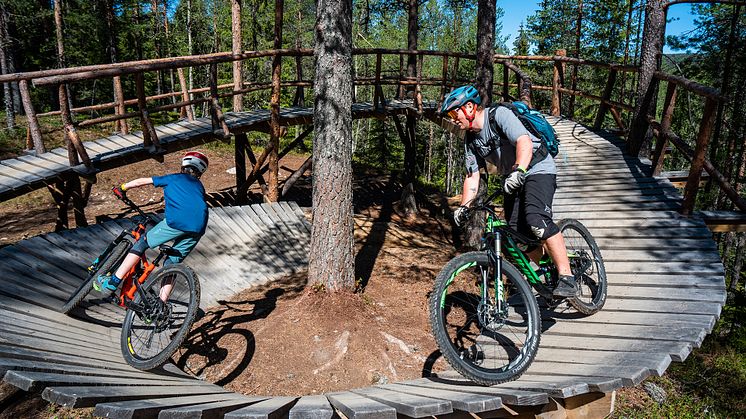 97 prosent av gjestene i Trysil sier de er fornøyde med sykkelstiene og 99 prosent vil tilbake til Trysil. Foto: Jonas Sjögren/Trysil