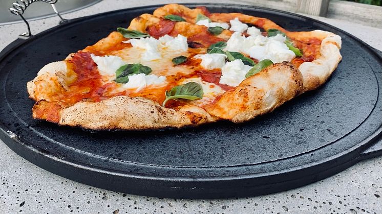 mnd-bluegaz-gott-att-grilla-på-vintern-pizza