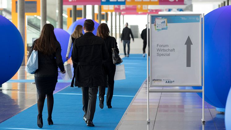 Junge Menschen erleben Finanzthemen zum Anfassen (Foto: Messe Stuttgart)