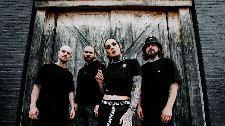 NY SINGEL & VIDEO. Ukrainska metalgiganterna Jinjer kickar igång världsturnén med nya singeln "Rogue"