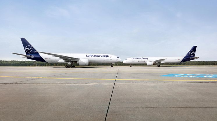 Lufthansa Cargo and WorldACD Market Data celebrate partnership of 20 years with renewal of their agreement
