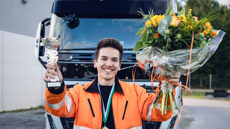 Med imponerande 132 poäng vann Kalle Svensson dagens kvaltävling till Yrkes-SM för unga lastbilschaufförer. Foto: TYA