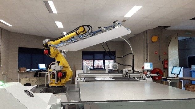 Robotstyret print-and-cut-workflow med Océ Arizona 6170 XTS-printeren og Océ ProCut-skærebord