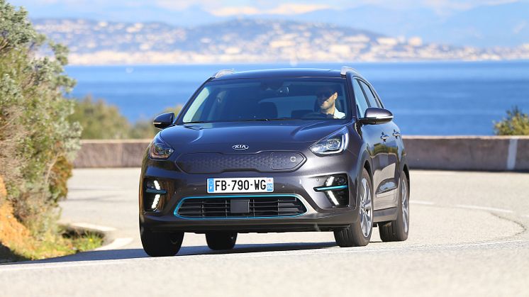 KIA e-Niro kombinerer effektiv eldrift med en crossovers rummelighed og praktiske egenskaber fra kr. 279.999,-