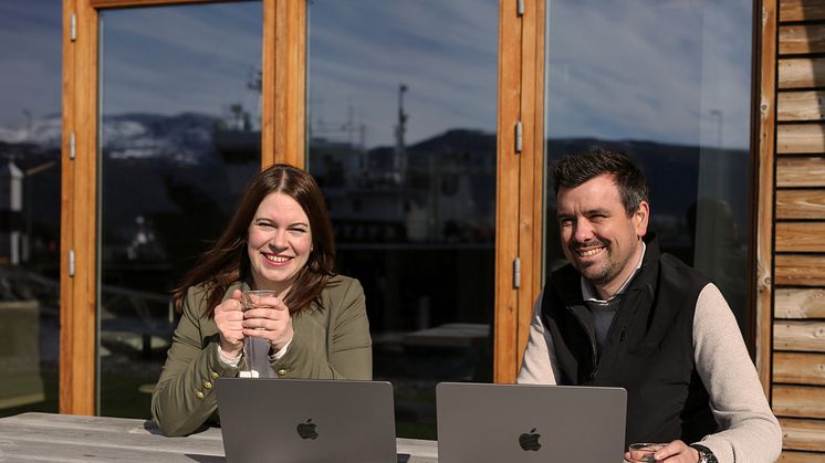 Ingvild Janne Tørlen og Marius Øverås er klare for å styrke lokale merkevarer gjennom salg og markedsføring.