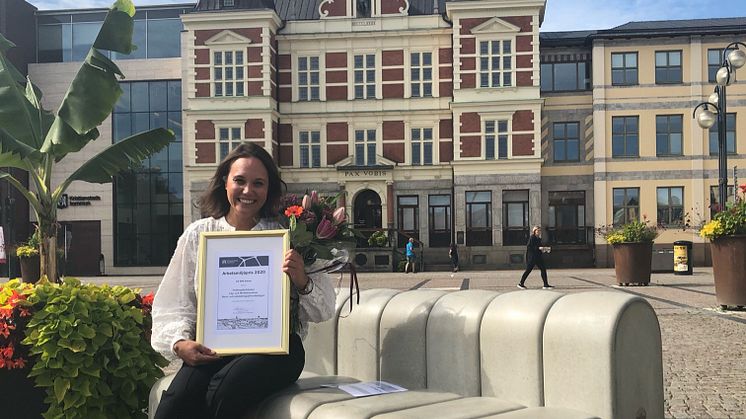 Joanna Lundsmark, förstelärare på Fröknegårdskolan, låg och mellanstadium, tog emot arbetsmiljöpriset på 25 000 kronor.