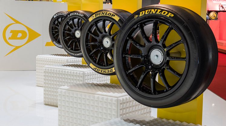 Dunlop skal skabe større variation i motorsporten og præsenterer nu hele 4 BTCC-racerdæk i Genève