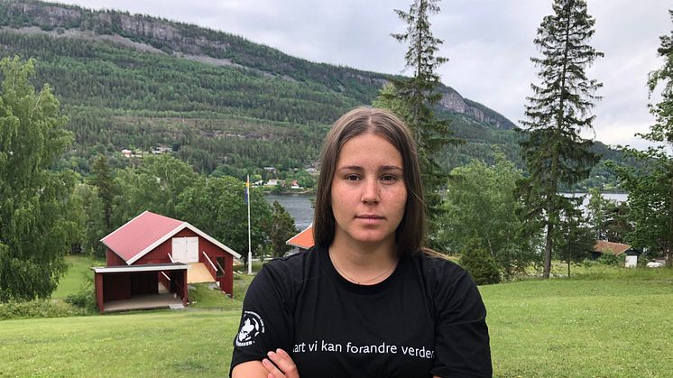 Leder i Changemaker, Naja Amanda Lynge Møretrø, raser mot avsløringene om Norges nye våpenavtale med USA.