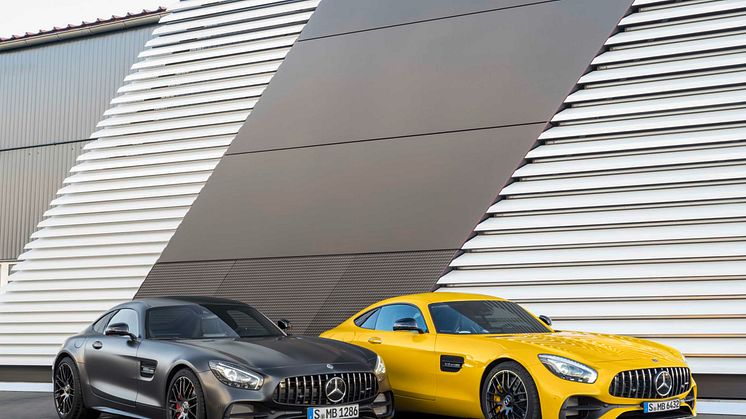 Nya Mercedes-AMG GT C och Mercedes-AMG GT S. Båda med den nya, elaka grillen.