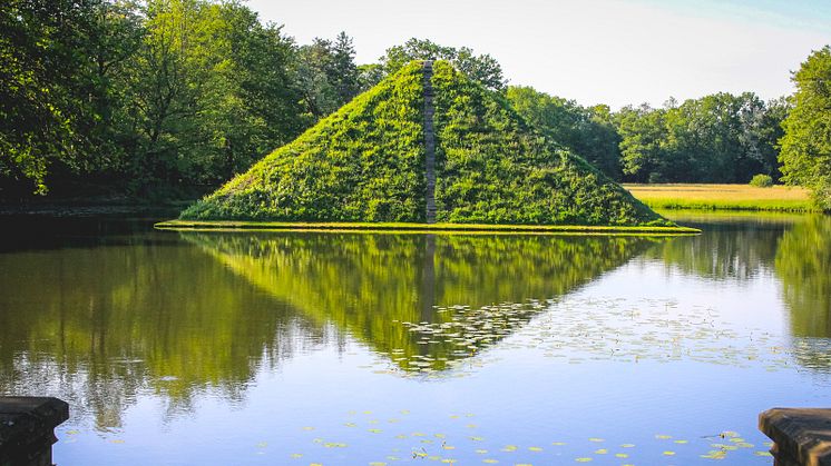 Cottbus_Wasserpyramide_im_Fürst-Pückler-Park